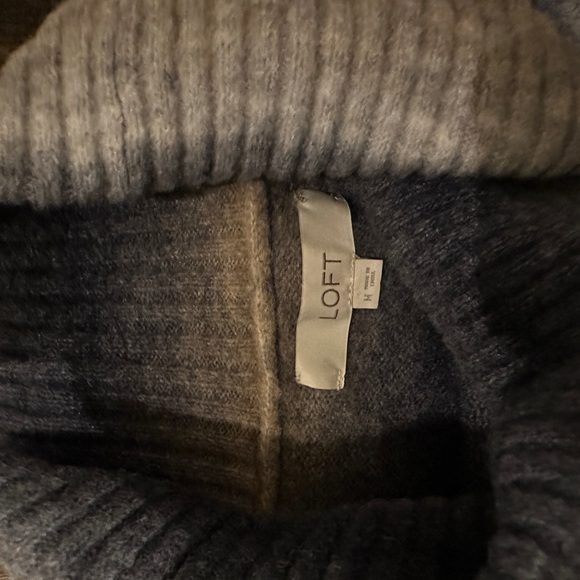 LOFT dolman sleeve Sweater - Picture 4 of 4